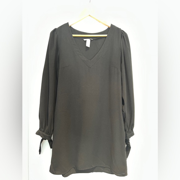 H&M Black long sleeve Dress - Picture 2 of 8